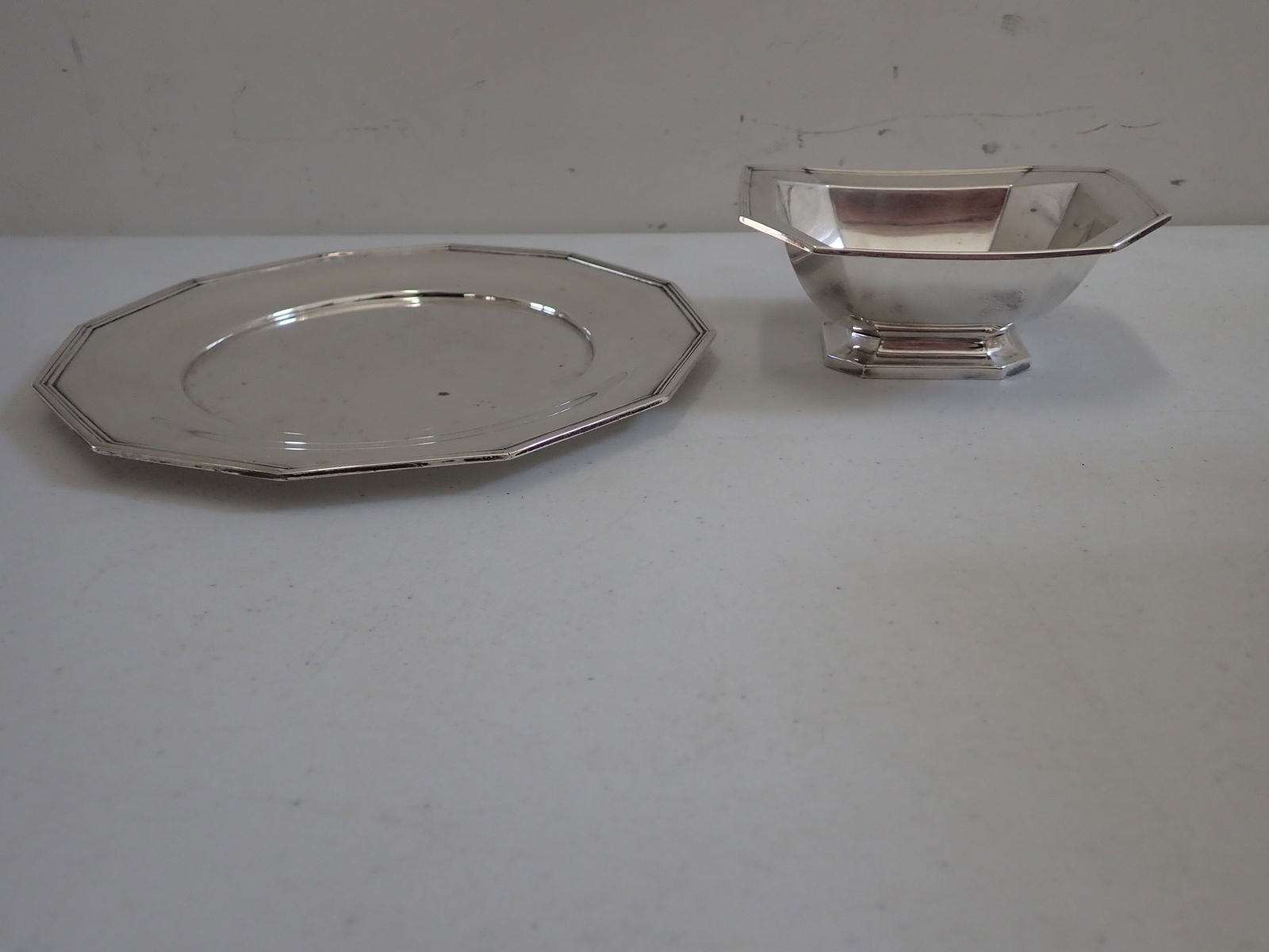 Wallace Sterling 10 sided plates and 8 side bowl. (1 of 8)