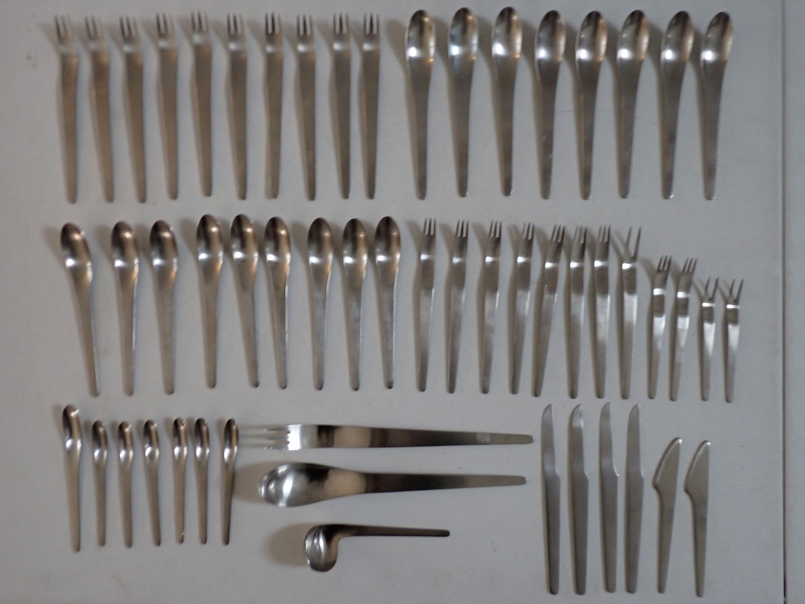 Arne Jacobsen for Michelsen Stainless Flatware Set (1 of 12)