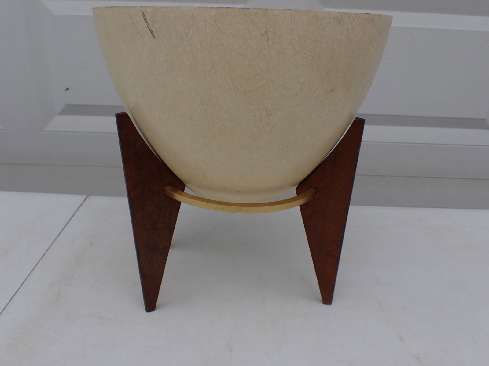 Mid Century Modern Fiberglass Magazine Rack (1 of 7)