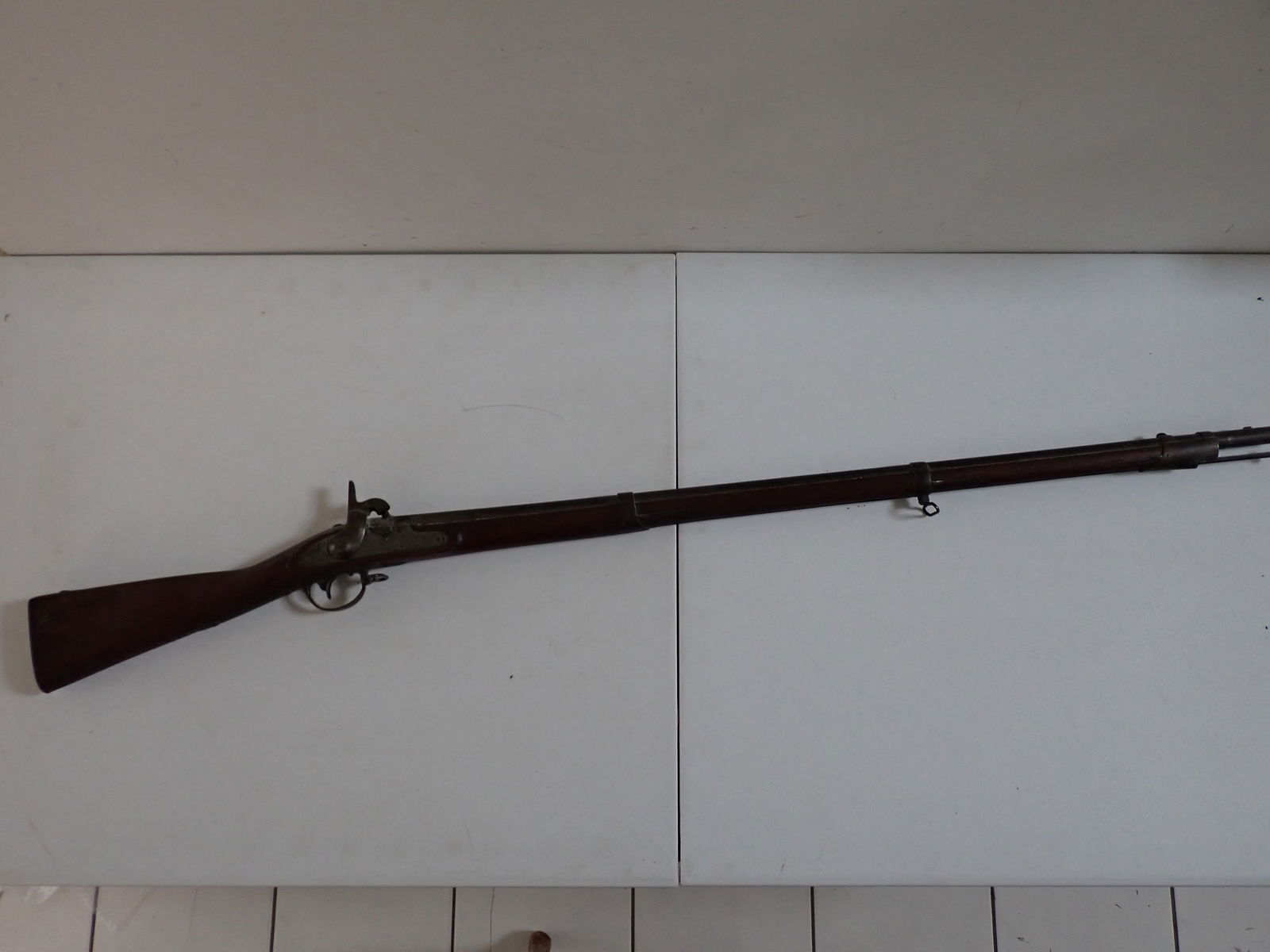 1825 Harper's Ferry Rifle with Eagle: 57" Long Barrel 42". Some mark, on stock. Trigger moves: But firiing mechanism is locked.