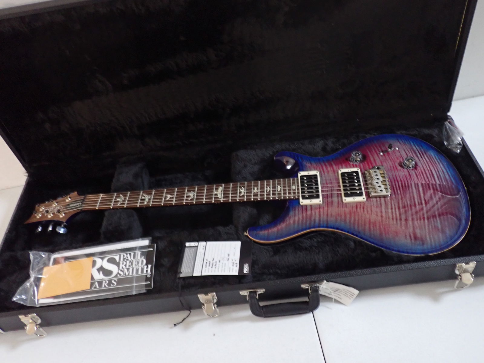 Paul Reed Smith Solid Body Custom Guitar in Case (1 of 13)