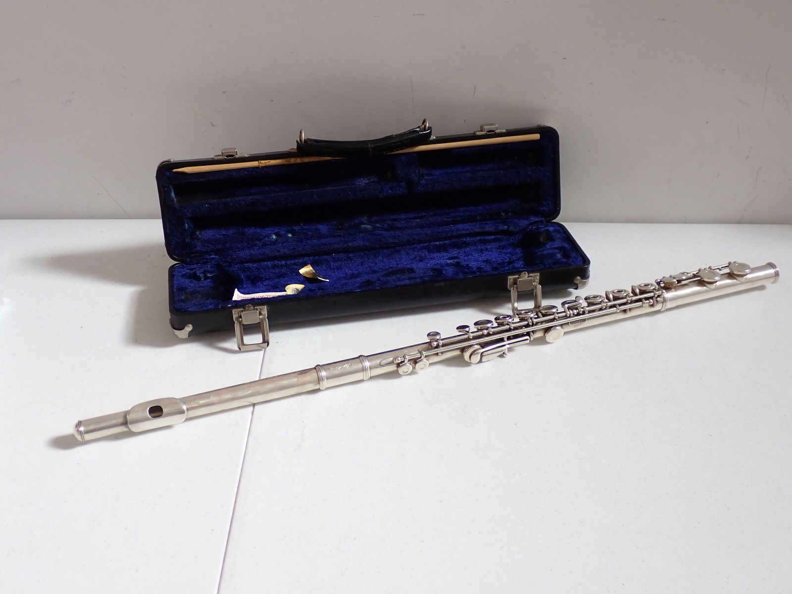 Armstrong Model 80 Sterling Silver Flute (1 of 12)