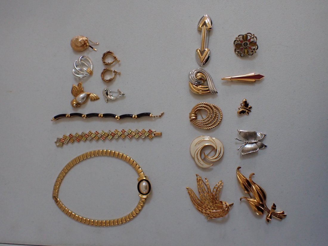 Signed Napier and Monet Jewelry: Napier: 1 Choker, 3 Bracelets, 4 Pins & 1 Pair of Earrings. Monet: 10 Pins