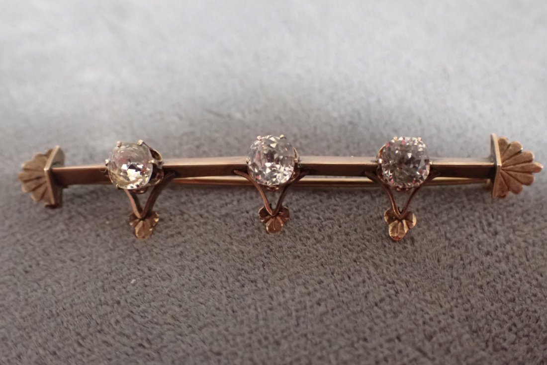 10K Bar Pin with Glass Stones: Total Weight - 2.4 Grams