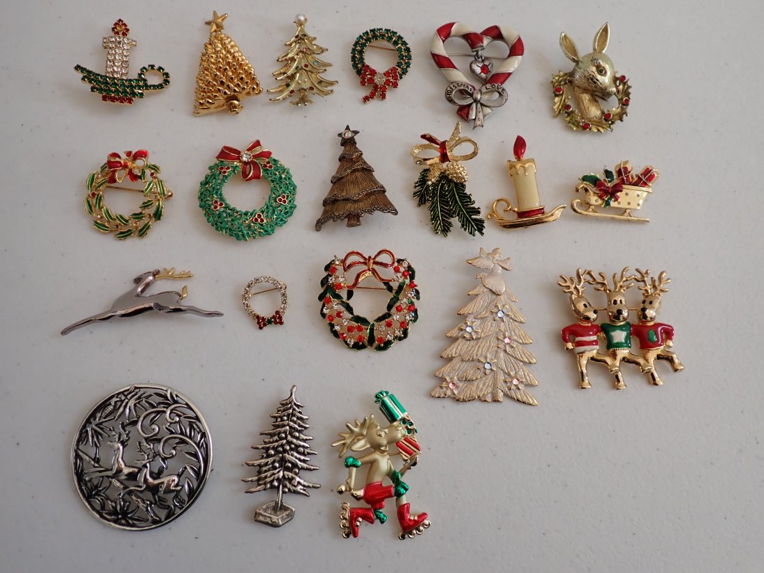 Signed and Other Christmas Pins: Signed Afi, Sara Coventry, Danecraft, USA and Other Christmas Pins