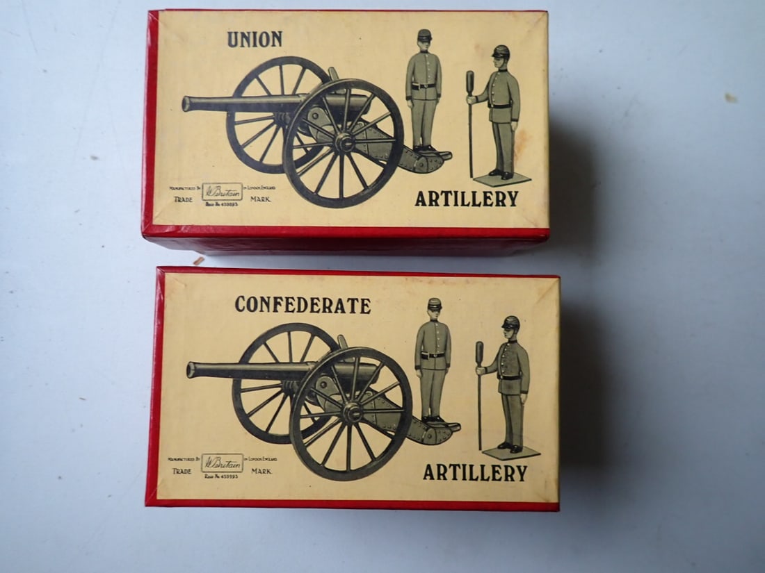 Britains Union & Confederate Artillery Runs and Soldiers Metal Toy: Britains # 2057 American Silver War 1862 Union Artillery and # 2058 Confederate Artillery. Both in nice condition. Boxes have light wear.
