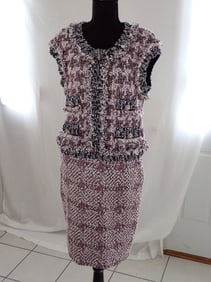 St. John 2 Piece knit suit with skirt Size 6 and White St. John Blouse