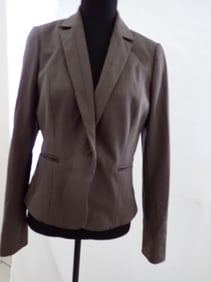 Lot of 4 Designer Womens suit jacks 2 size 6 and 2 size 4.