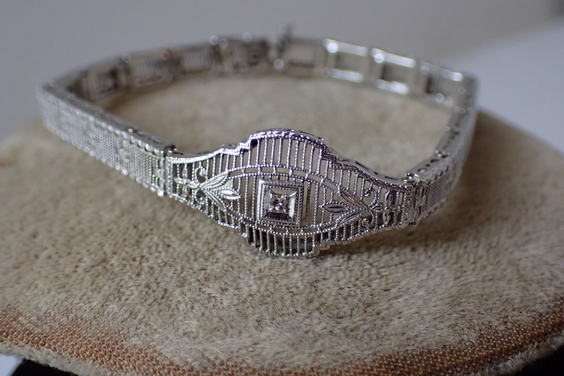 10K White Gold Filagree Bracelet w/ Diamonds: 7.3 Grams Size 7