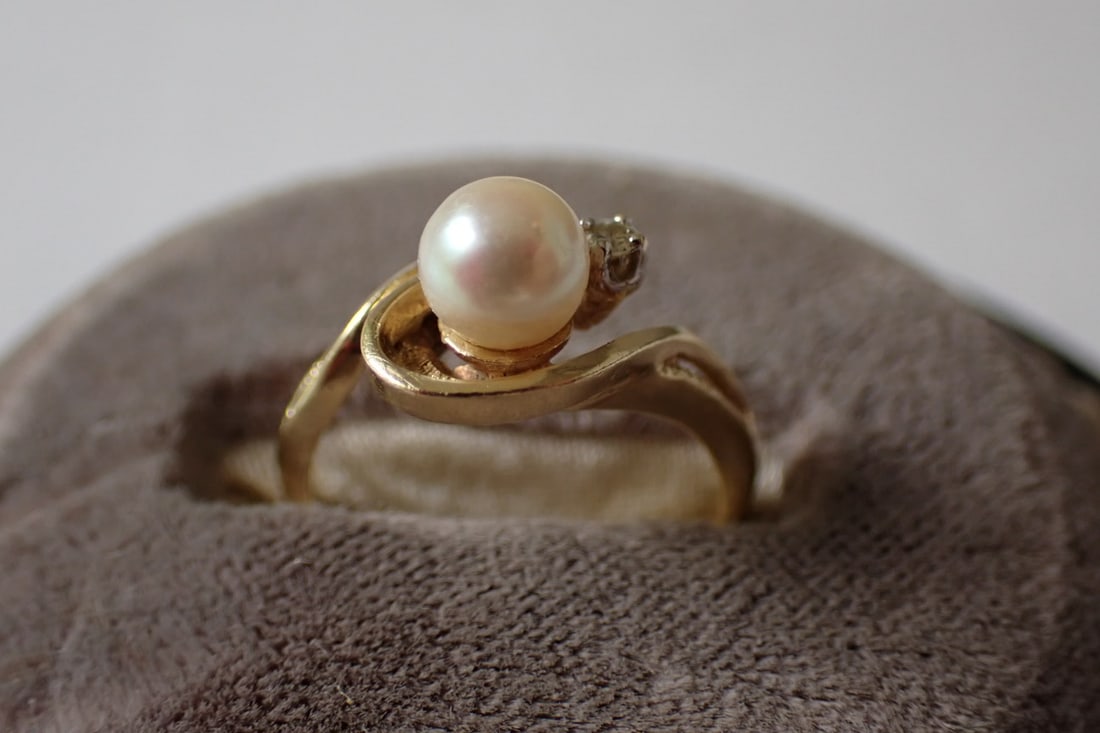 14K Pearl & Diamond Ring (1 of 8)