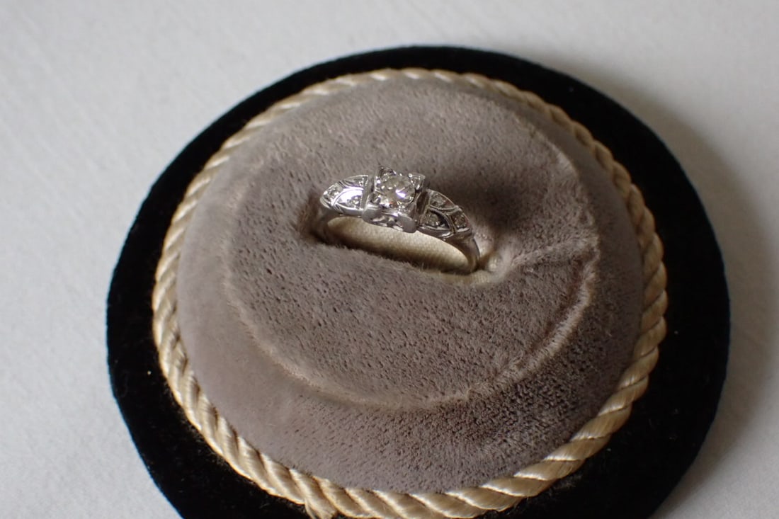 Platinum & Diamond Ring - 1/4 CT (1 of 8)