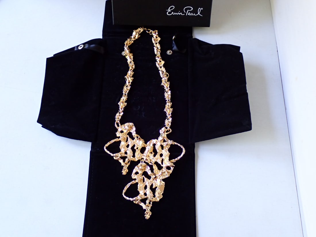 Erwin Pearl Brutalist Necklace w/box.: Erwin Pearl Gold Tone Chunky Necklace. 18" pendant is approx. 4 1/2" x 4 1/2" at widest point.