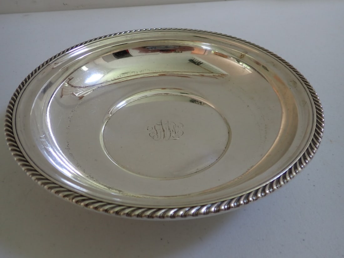Gorham Sterling 9 1/2" Bowl: Marked Sterling 325 with Design on Edge. Some scuffing. 13.3 troy ounces