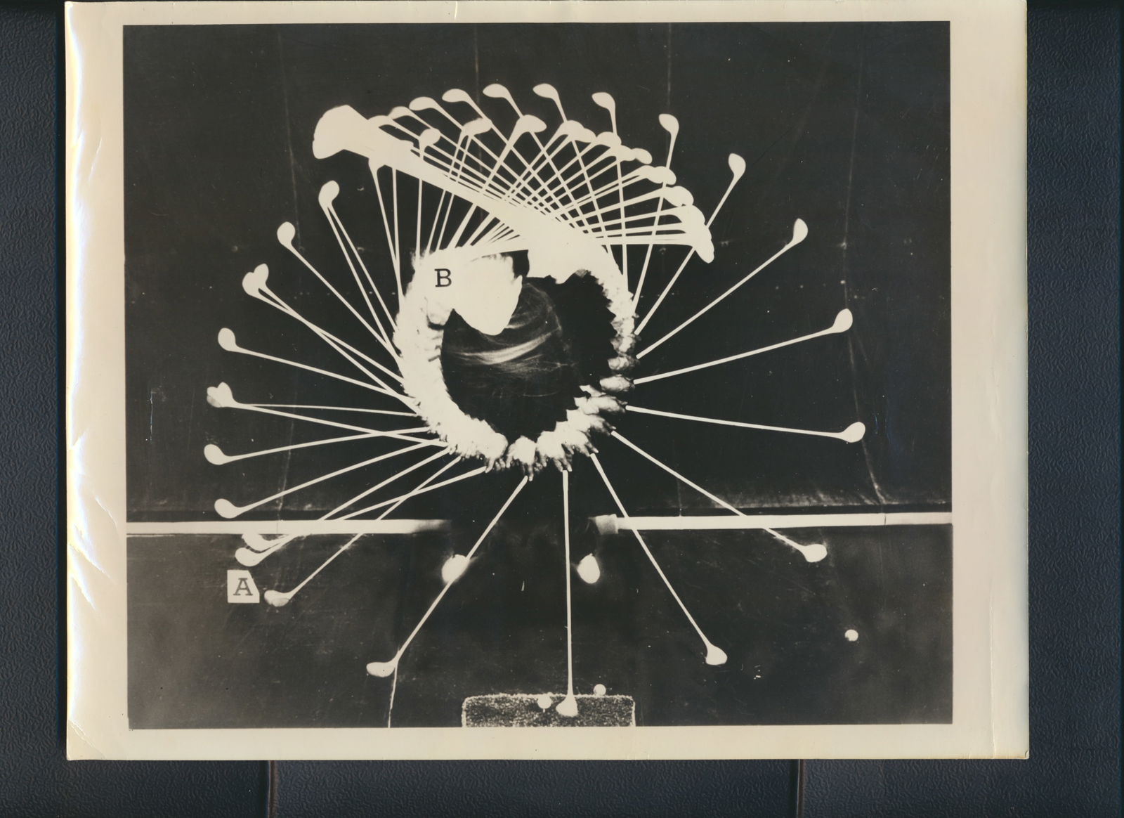 Spalding Club Head (A) and Hands (B) Swing Analysis Photo (1 of 2)