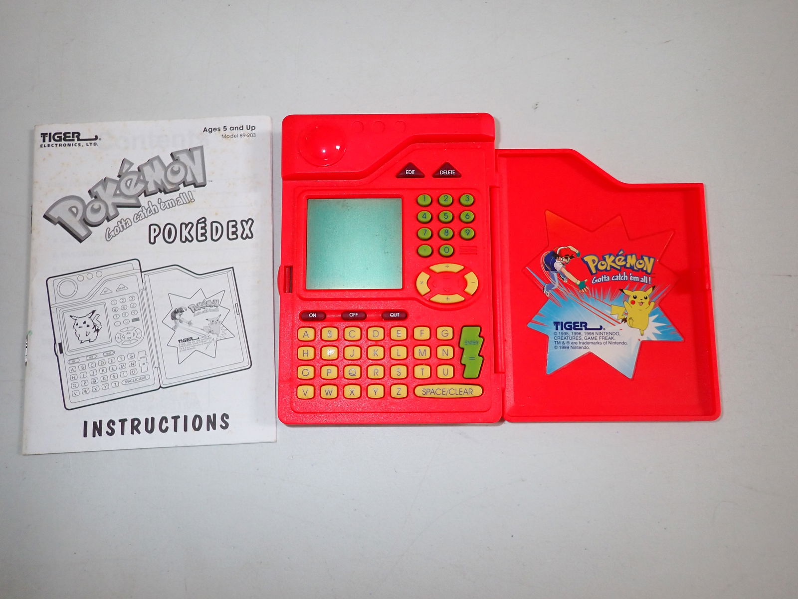 Pokemon Pokedex 1998 Vintage Tiger Electronics (1 of 5)