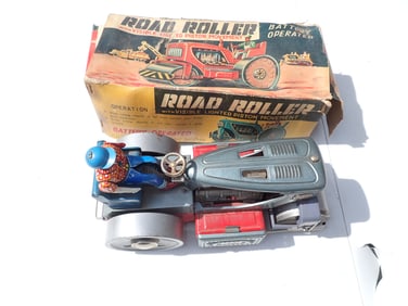 Tin Road Roller Showa Battery Operated with Box