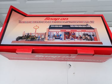 Snap-On Thundering 30's Service Station Display MIB