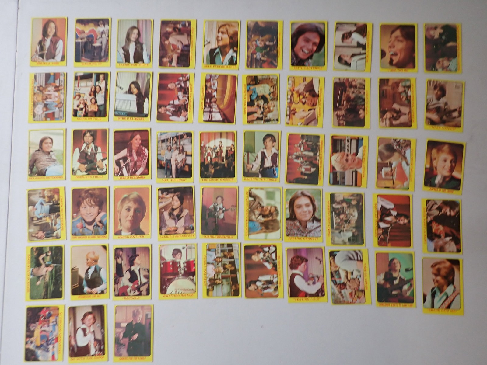 1971 Partridge Family Topps Trading Cards - 289 Total: Pictures show each of the following: Yellow Cards : 44 Cards, 53 Cards and 55 Cards including duplicates, Green Cards: 25 Cards, Blue Cards: 44 Cards, 33 Cards and 35 Cards including duplicates. Overa