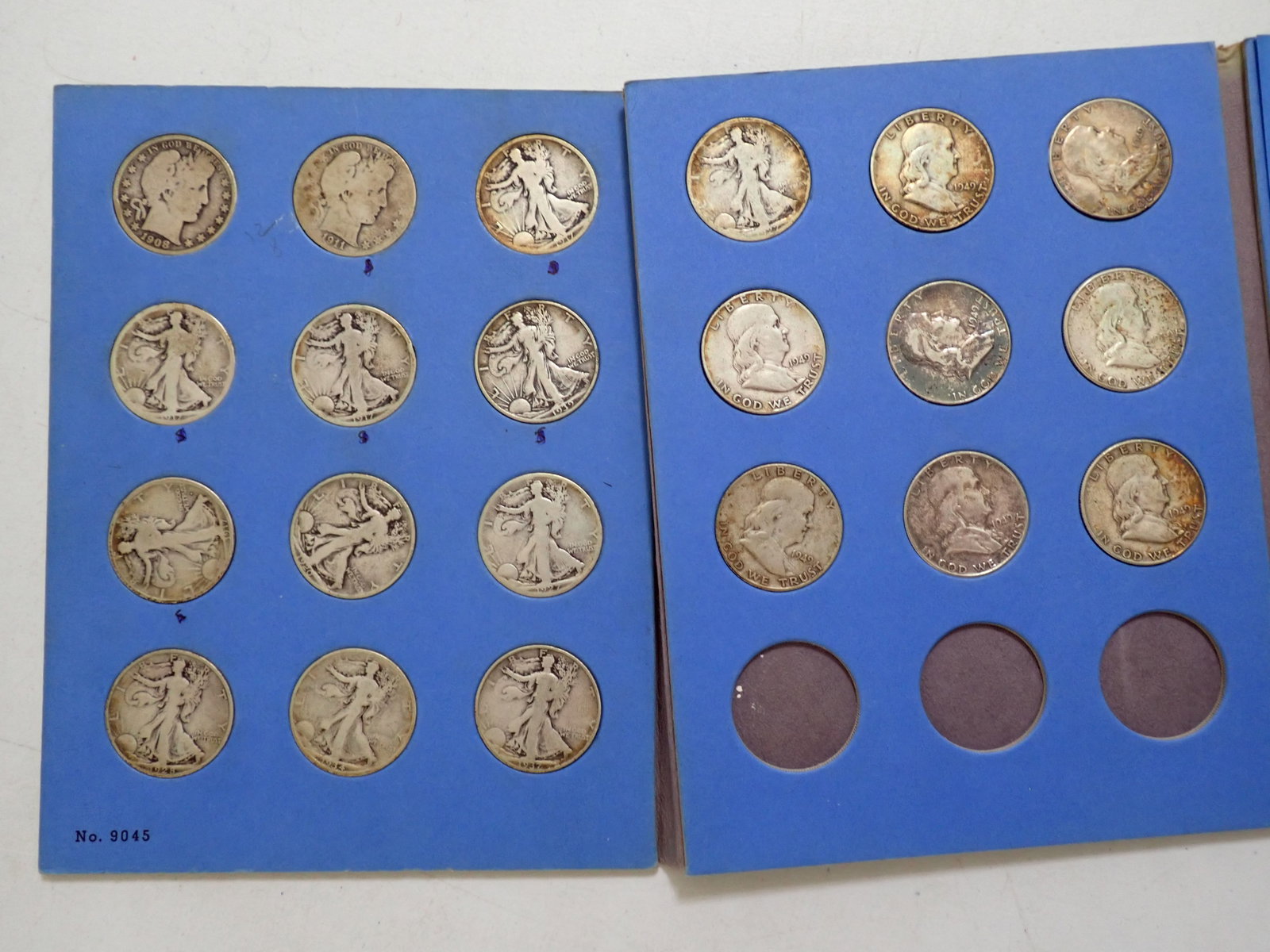 2 Barber, (11) Walking Liberty, and 8 Franklin Halves: (21 coins) Coin holders may show grades but have not been graded by us. Please view photos to see determine coin condition.