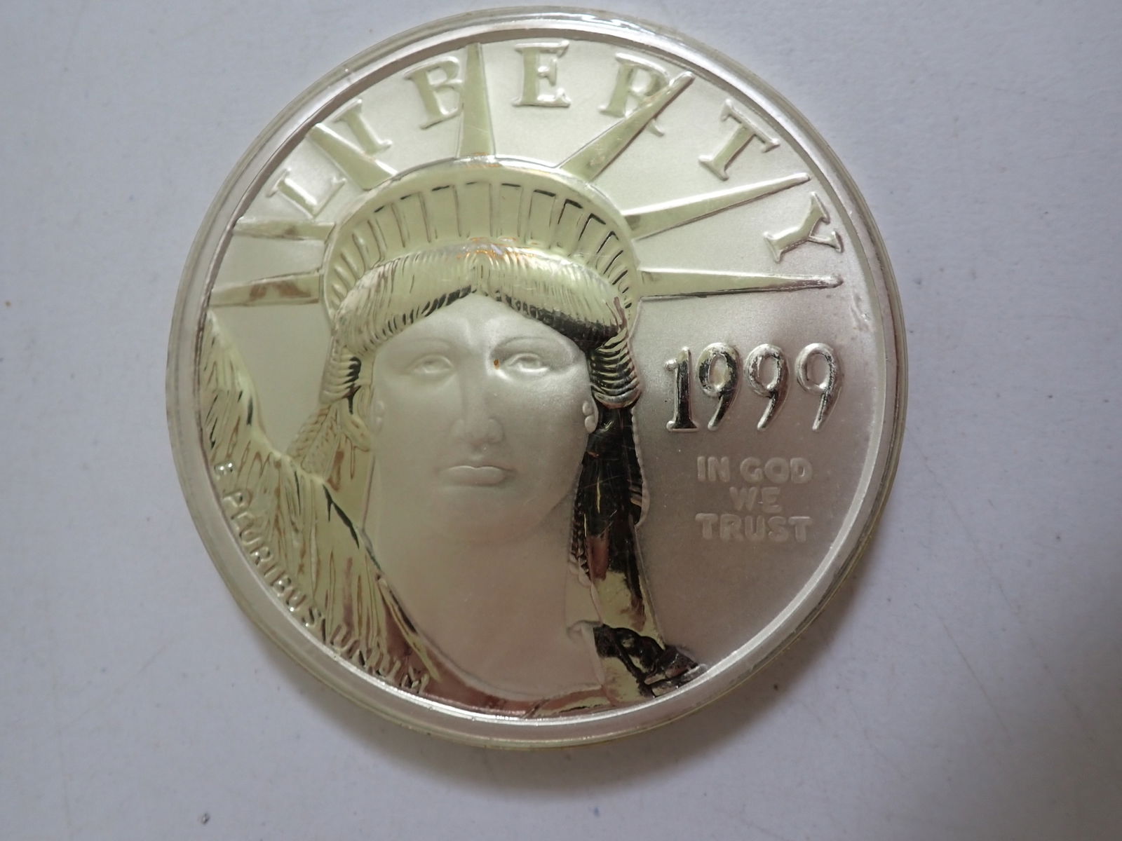 1999 Liberty one Troy Pound Liberty Silver Coin (1 of 5)