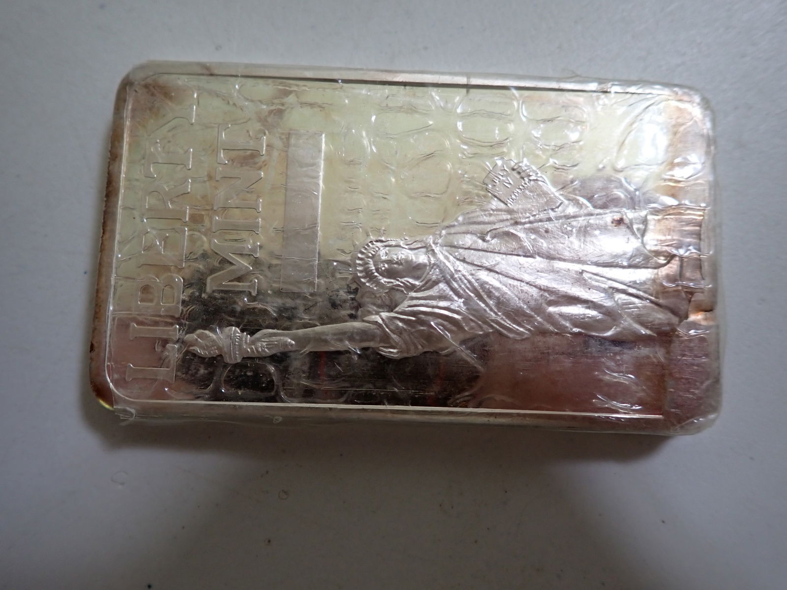 Liberty Mint 10 ounce Silver Bar .999 Fine (1 of 4)