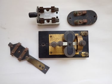 Telegraph Keys and parts - 4 pieces