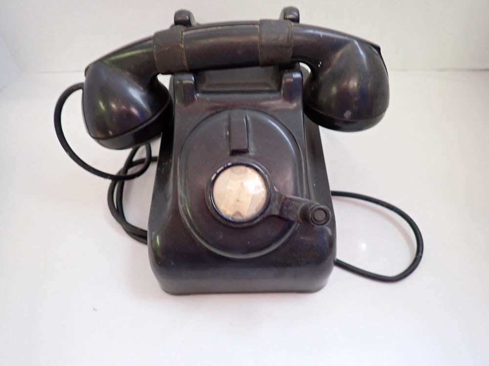 Leich Bakelite Crank deco phone: Has tape on handset