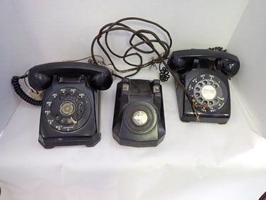 2 Black dial phones and deco phone