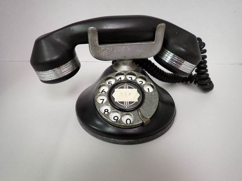 Monophone Deco Telephone (1 of 2)