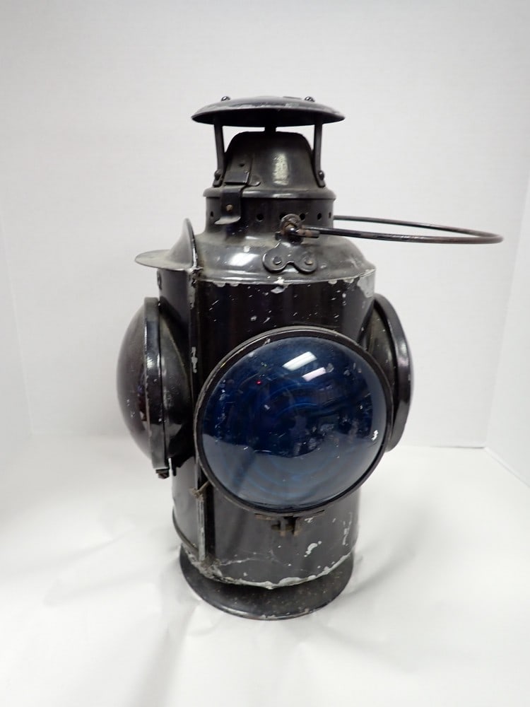 CPR Caboose Lantern (1 of 5)