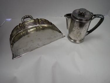 NY Central Small Coffee pot and dust pan