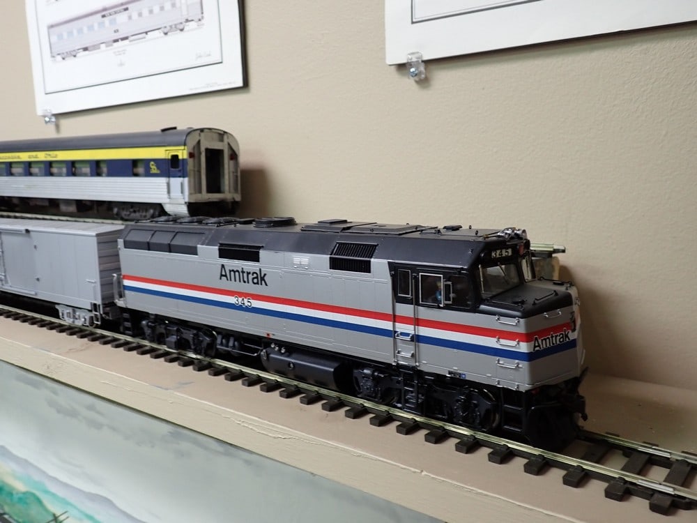 Amtrak and Chesapeake and Ohio engine and cars (1 of 5)