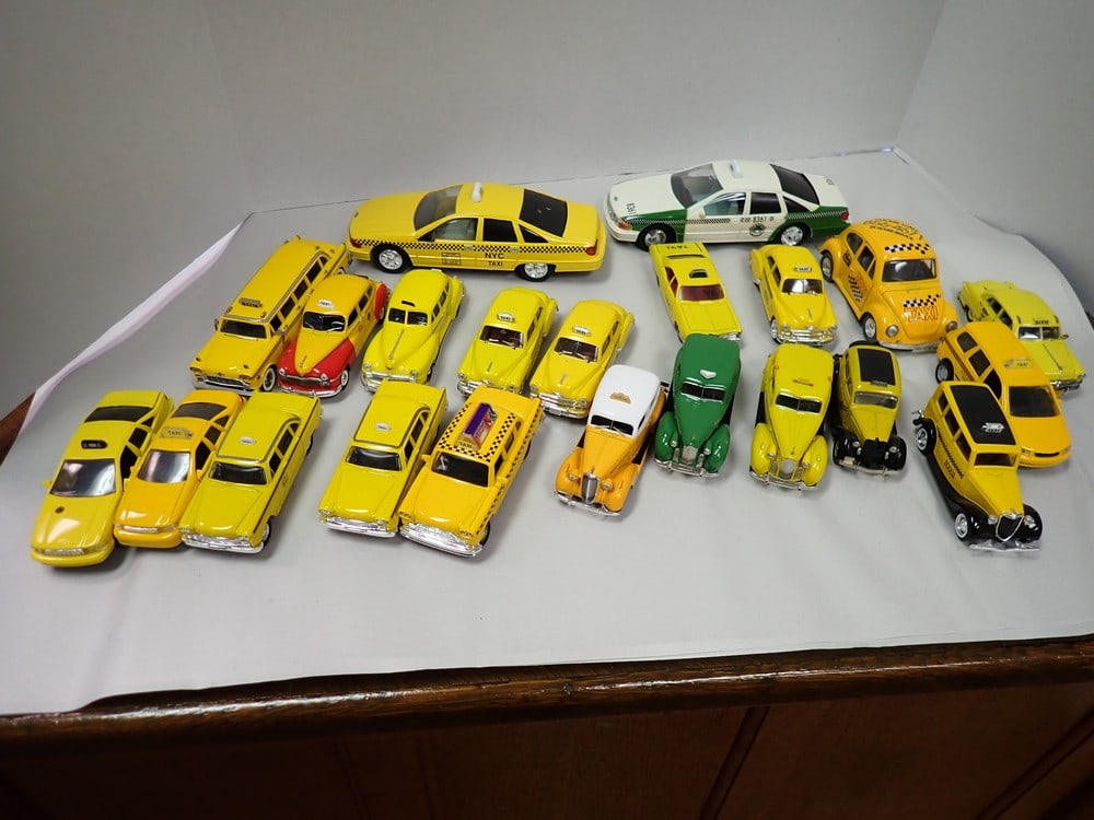 Die-Cast Taxi Cabs: 2 Large scale the rest small