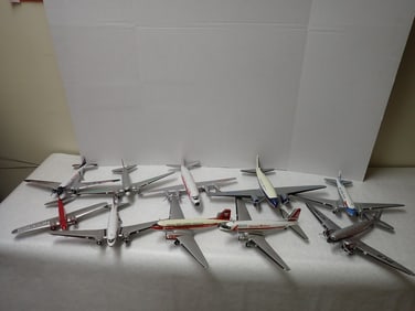 10 Model Airplanes complete