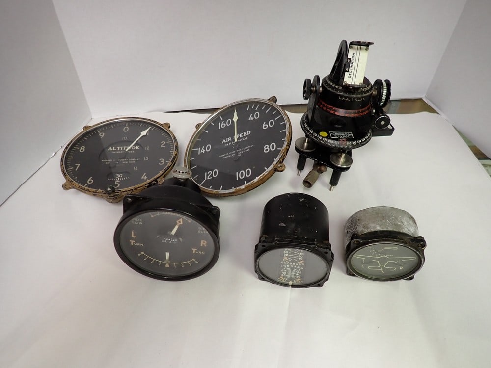 Vintage Aircraft Instrument Gauges Etc (1 of 10)