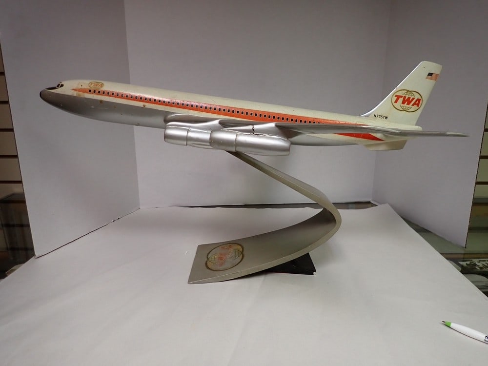 Vintage TWA Metal travel agent airplane (1 of 6)