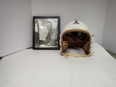 US Air Force Pilot's Helmet with photo of Pilot