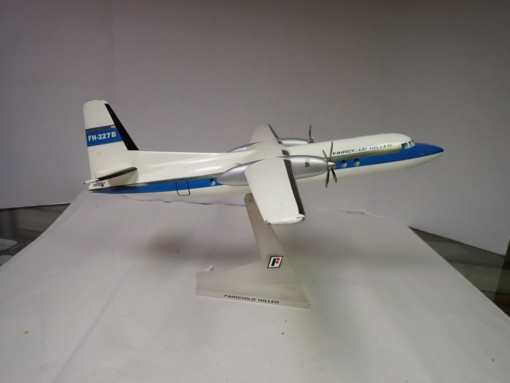 Fairchild  Hiller Metal Prop Plane on stand (1 of 9)