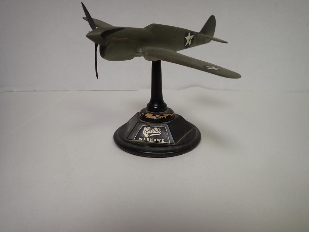 Curtis Warhawk WWII Model Plane (1 of 5)