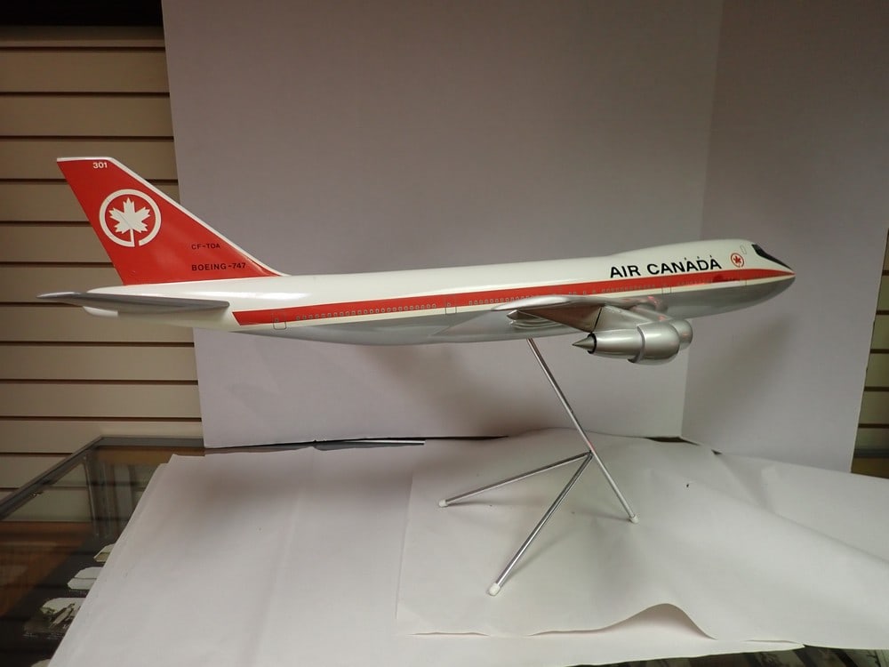 Large Air Canada Boeing 747 Resin airplane metal stand (1 of 10)
