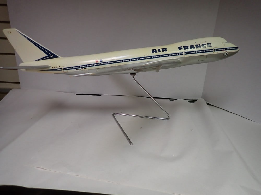 Air France Boeing 747 Model one metal stand (1 of 9)