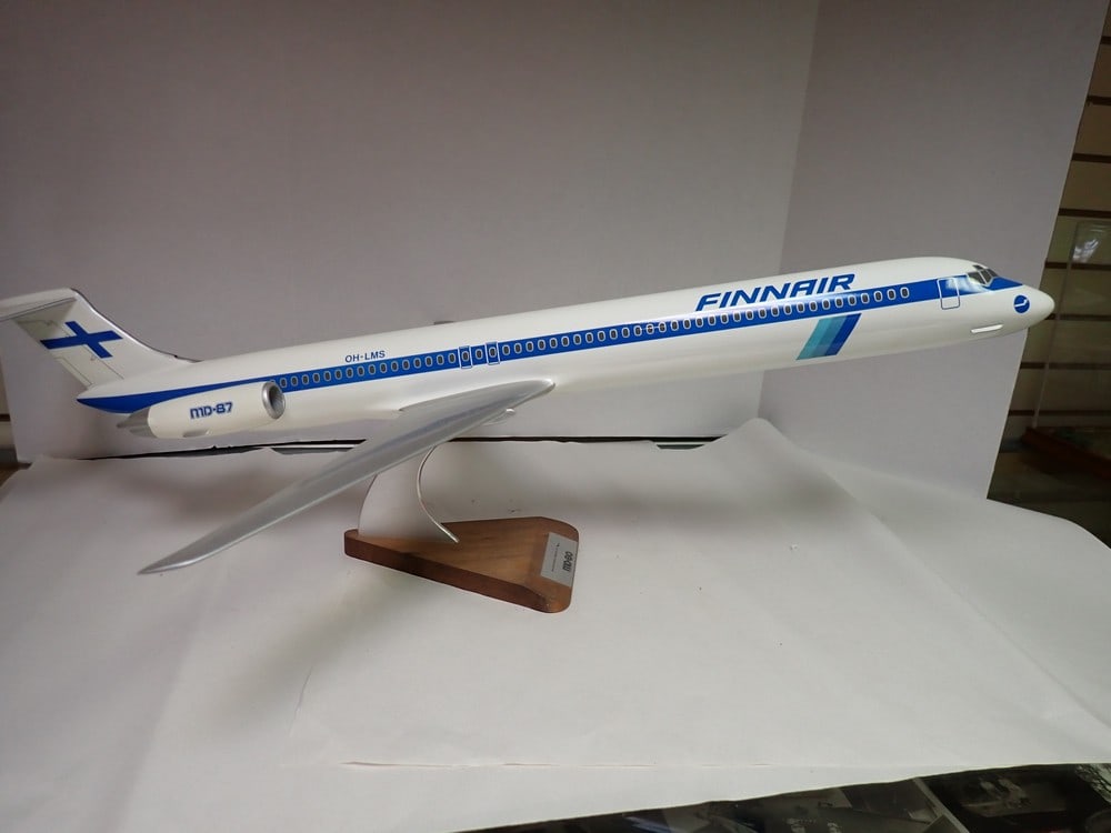 FinnAir MD-80 Resin plane on stand (1 of 4)