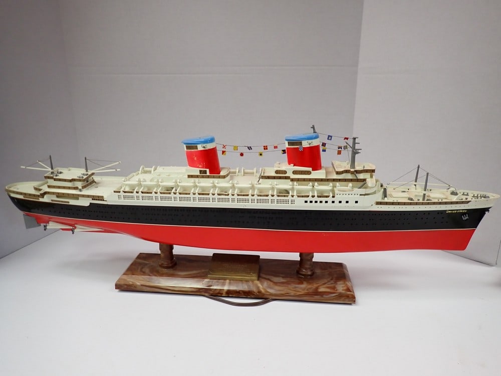 S.S. United States Plastic Light up model (1 of 5)