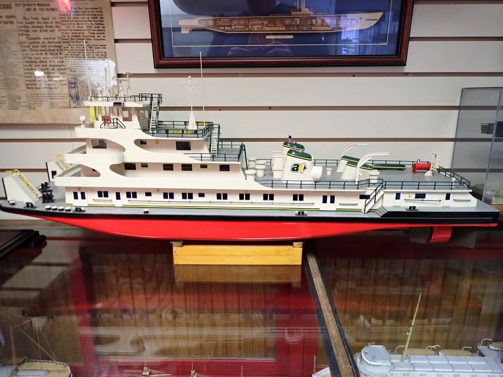 "American Beauty" River Tow Boat (1 of 11)