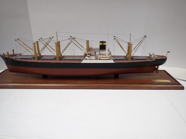 "Challenge" Tramp Steamer Model By Helge Anderson