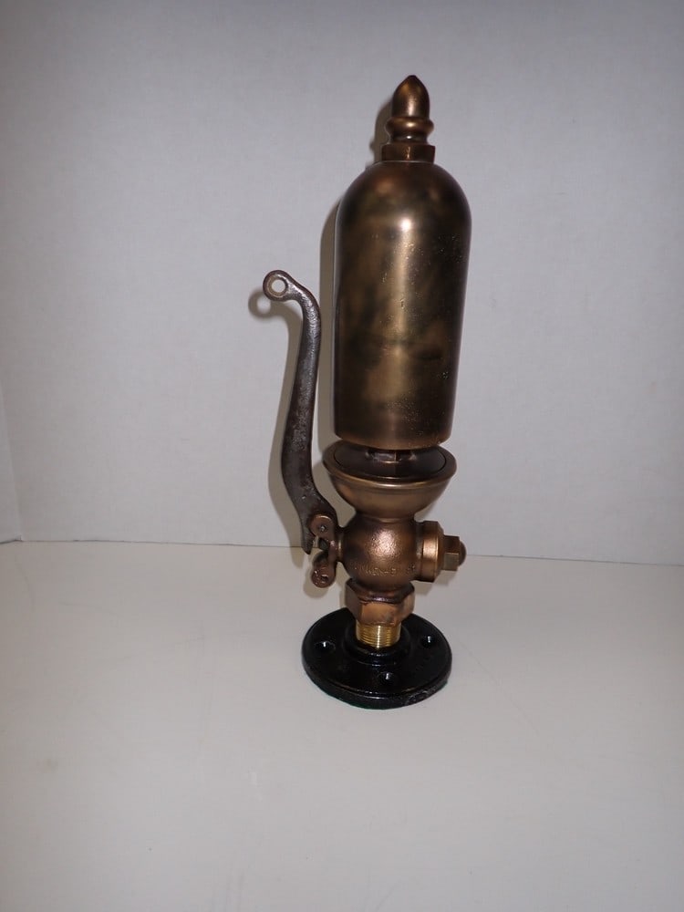 "Lunkenheimer" Brass Boat Whistle (1 of 5)