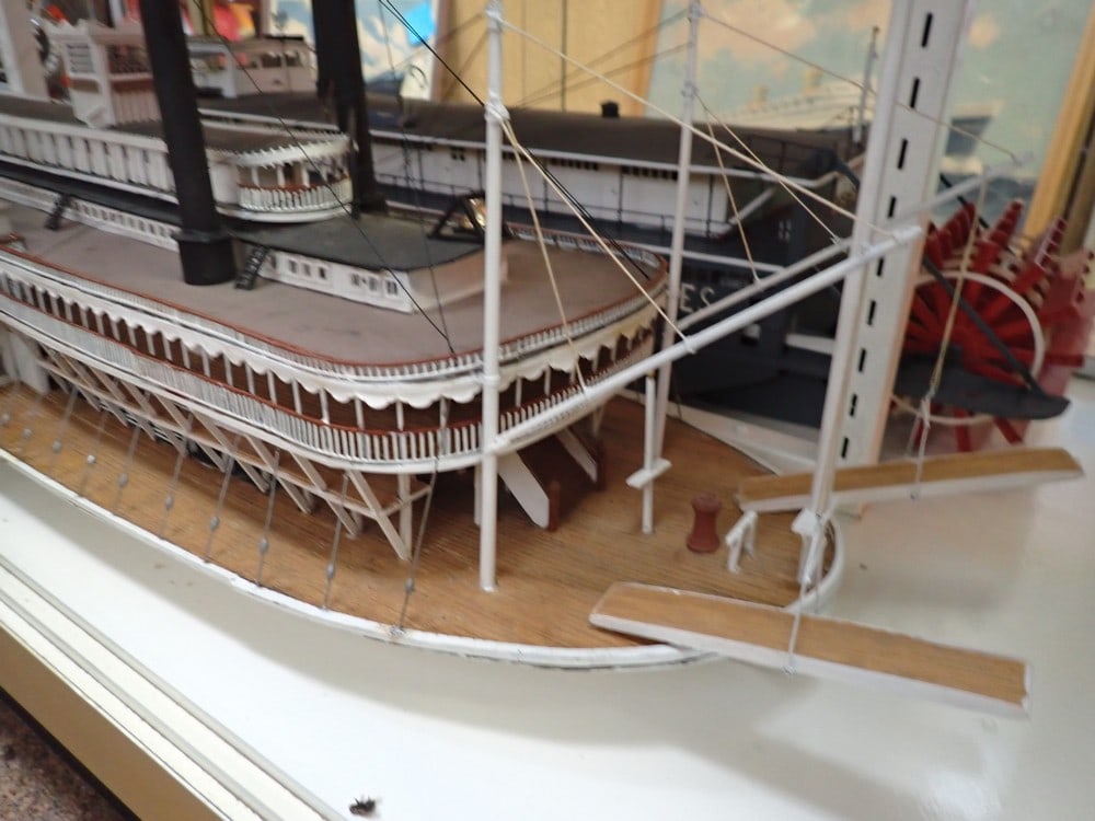 Hand-crafted Paddleboat "Robert E.Lee" (1 of 3)