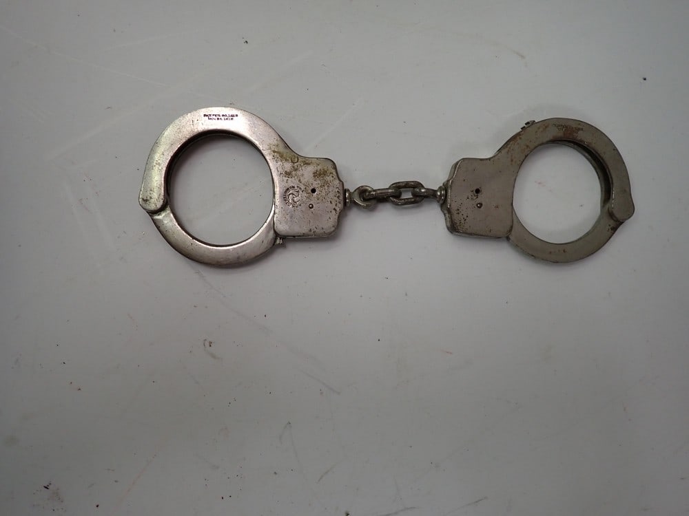 Peerless Handcuff Co. Patent 1915 Handcuffs (1 of 5)