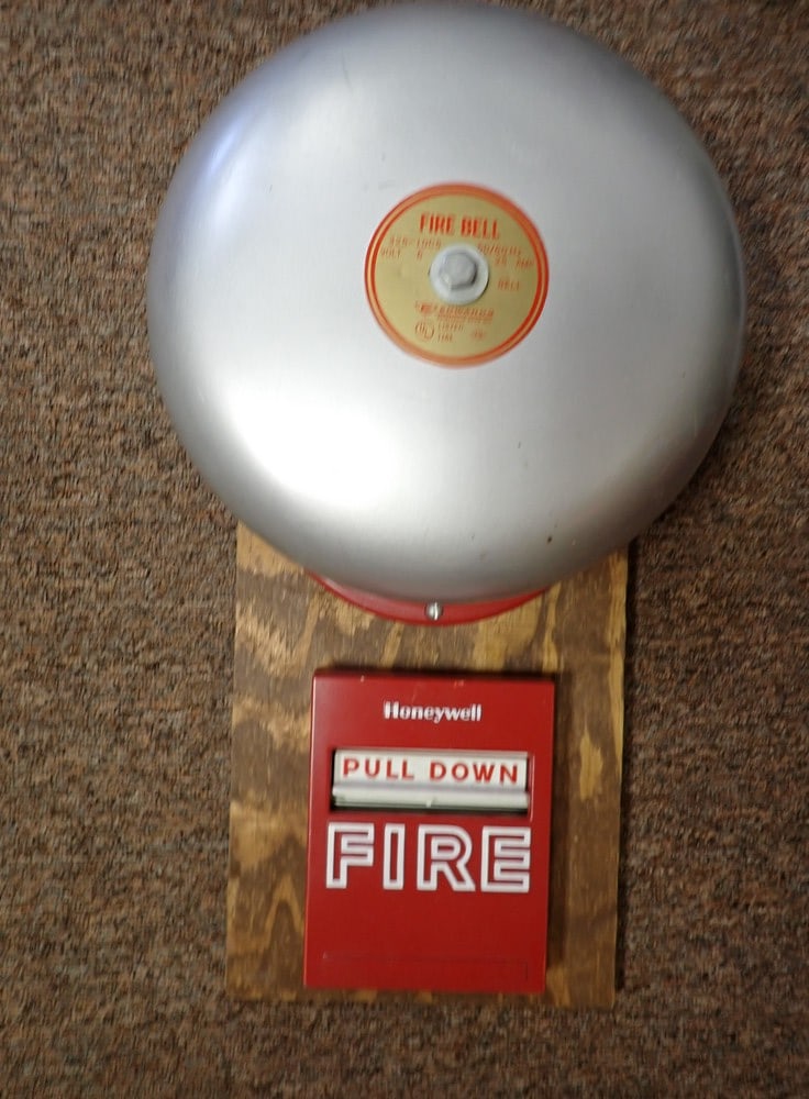 Honeywell Fire Alarm Bell and Switch (1 of 3)