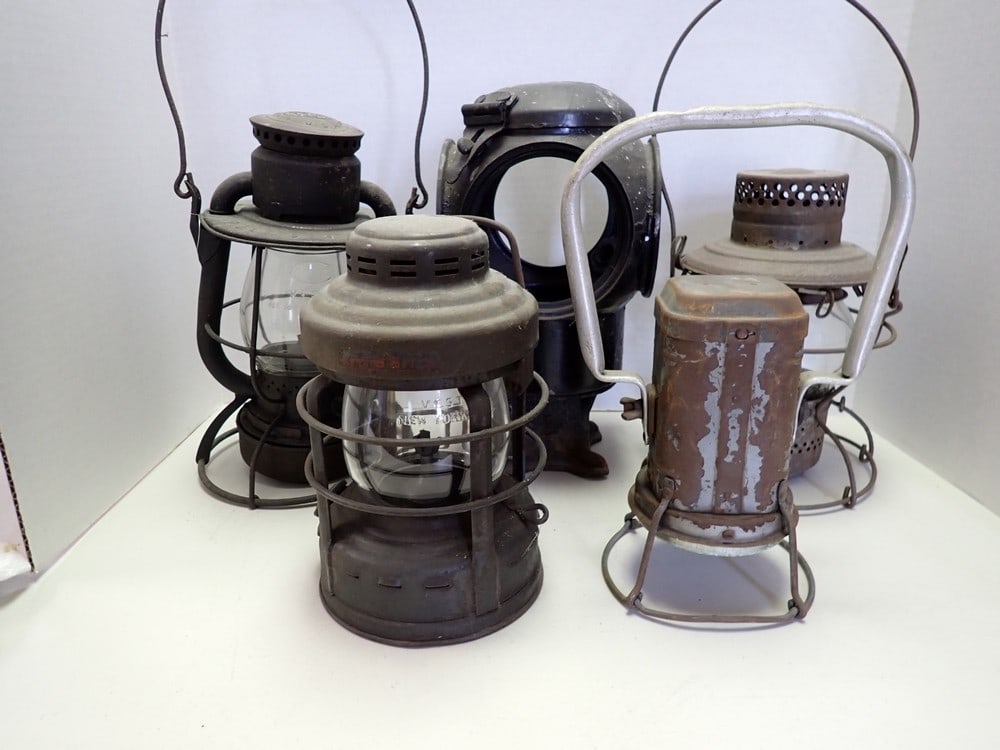 5 Assorted Railroad Lanterns (1 of 20)
